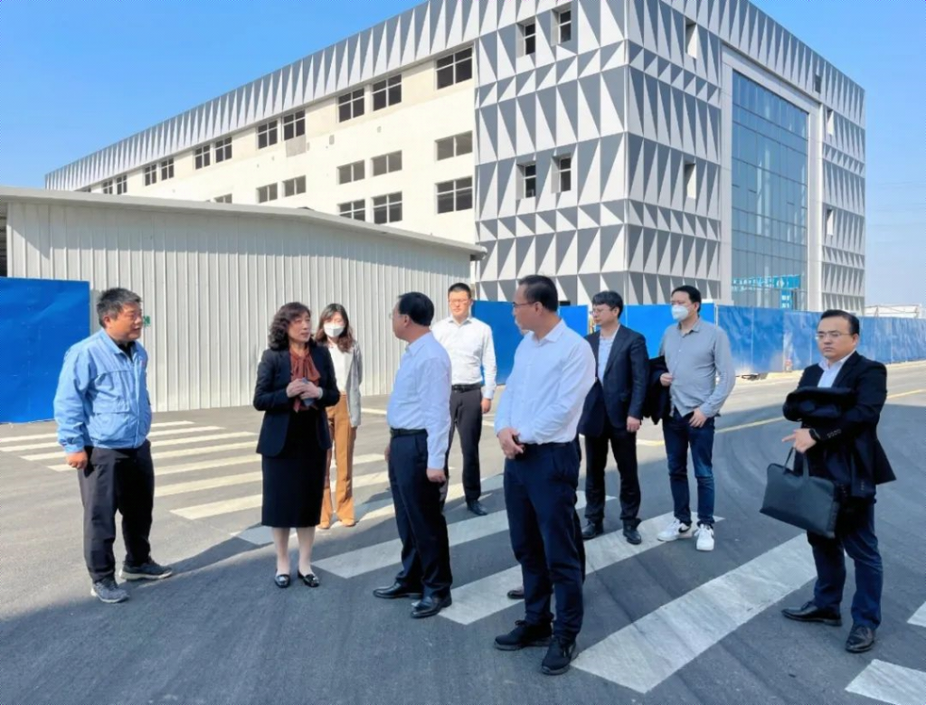 Jia Shirui, Chairman of Xinxin