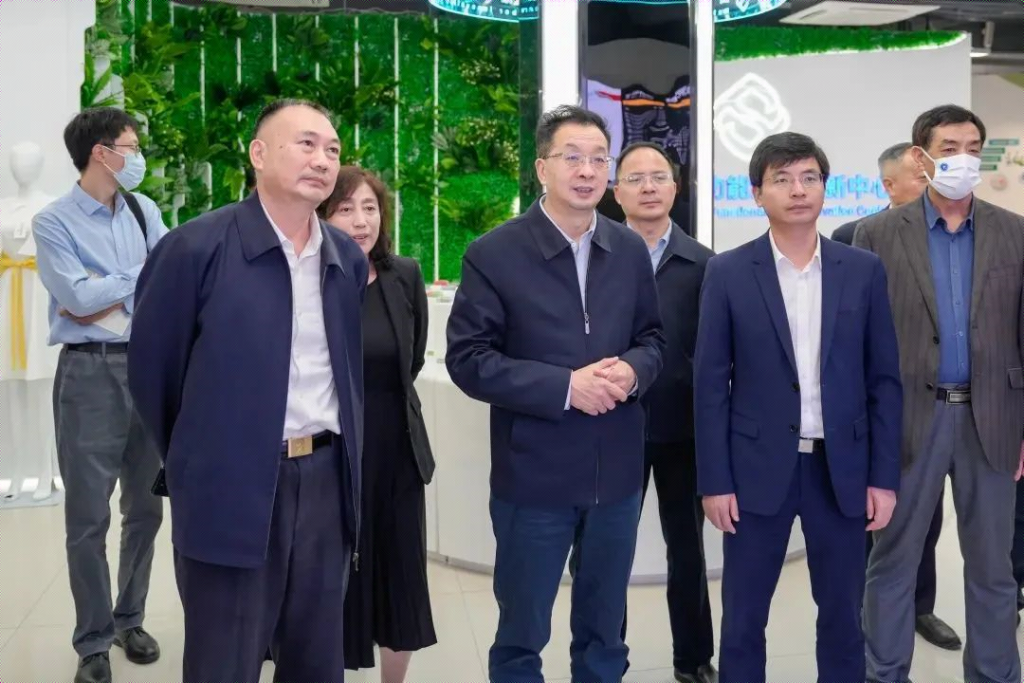 He Yaqiong, Director of the Co